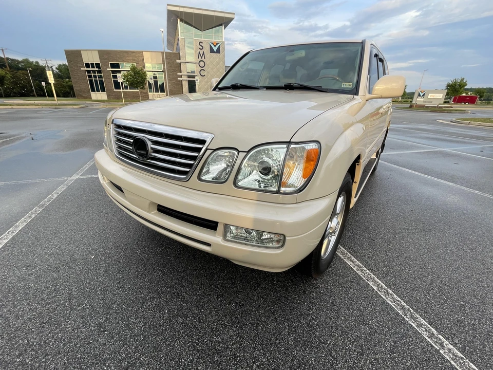 2006 Lexus LX 2nd Gen - Image 7 of 31