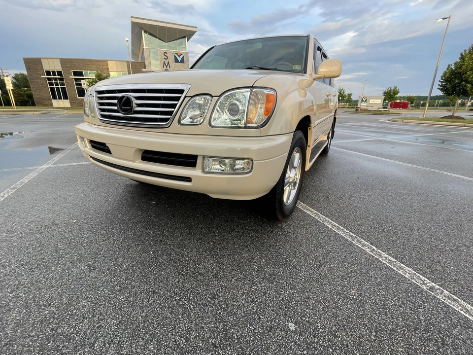 2006 Lexus LX 2nd Gen - Image 8 of 31