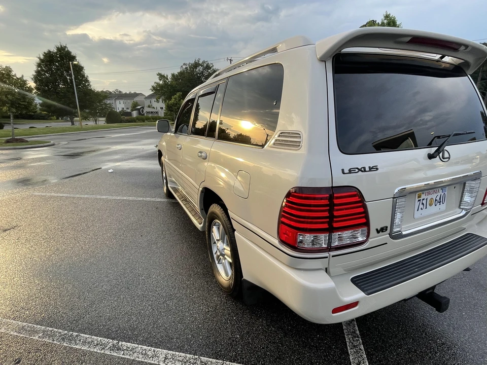 2006 Lexus LX 2nd Gen - Image 15 of 31