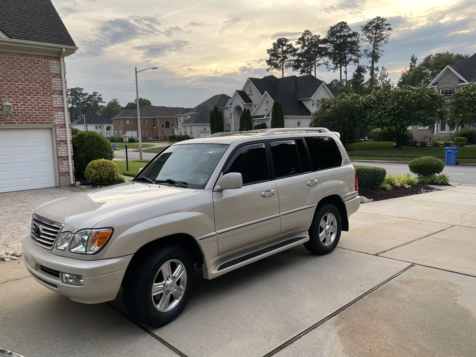 2006 Lexus LX 2nd Gen - Image 14 of 31