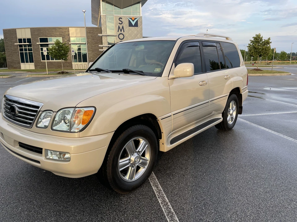 2006 Lexus LX 2nd Gen - Image 12 of 31