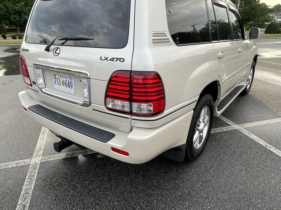 2006 Lexus LX 2nd Gen - Image 29 of 31