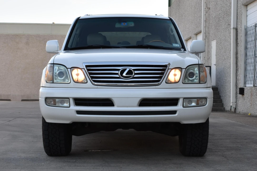 2006 Lexus LX 2nd Gen - Image 3 of 7