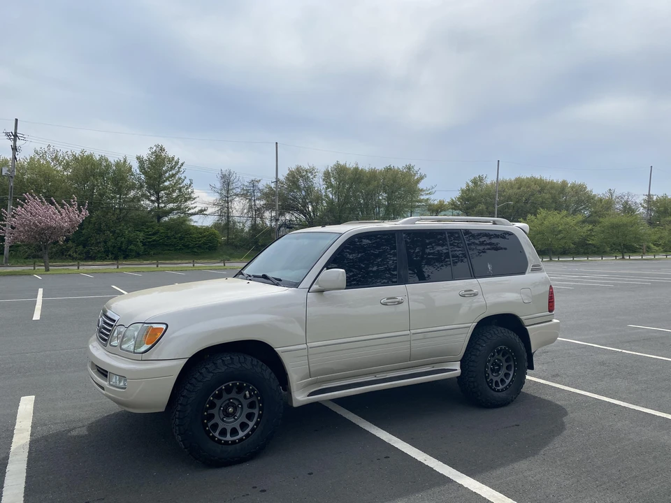 2006 Lexus LX 2nd Gen - Image 7 of 25