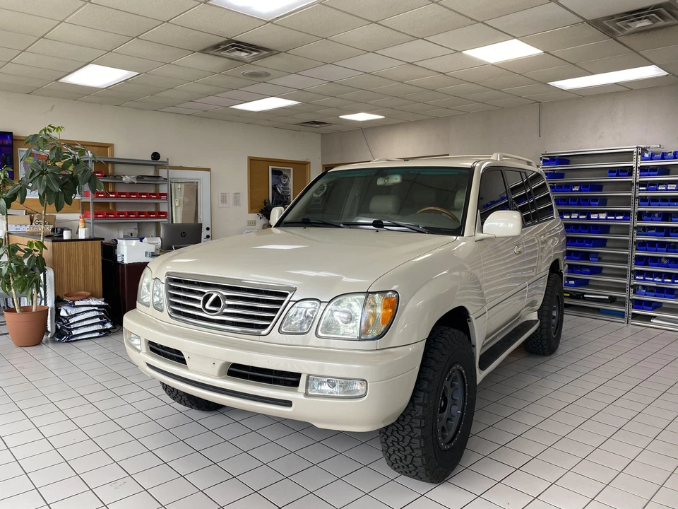 2006 Lexus LX 2nd Gen - Image 13 of 25