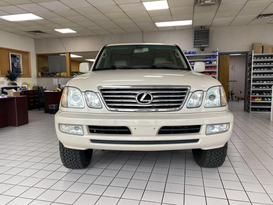 2006 Lexus LX 2nd Gen - Image 11 of 25