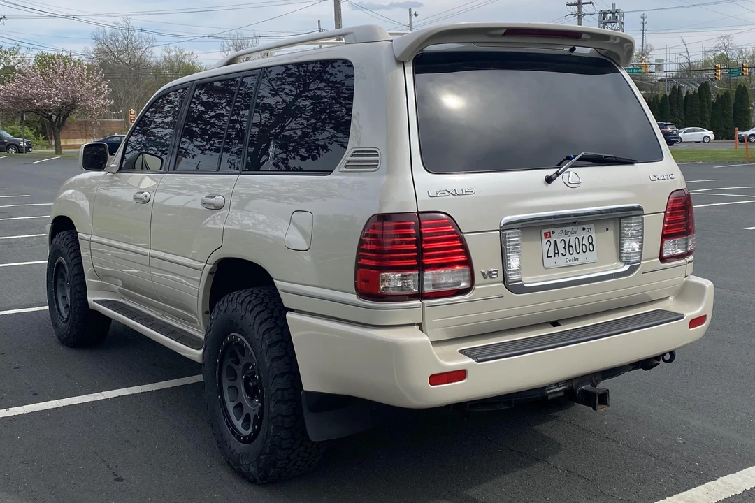 2006 Lexus LX 2nd Gen - Image 5 of 25