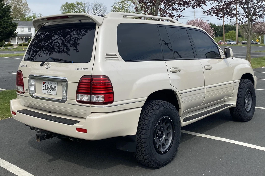 2006 Lexus LX 2nd Gen - Image 4 of 25