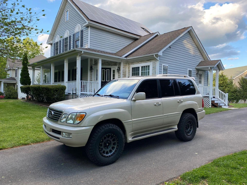 2006 Lexus LX 2nd Gen - Image 8 of 25