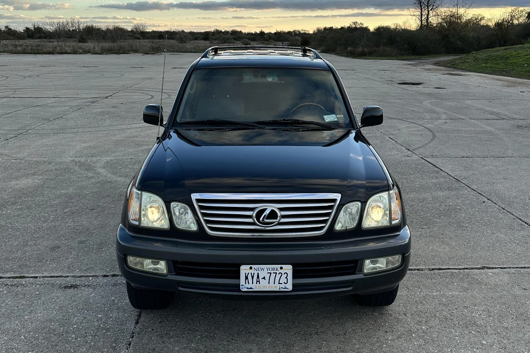 2006 Lexus LX 2nd Gen - Image 6 of 31