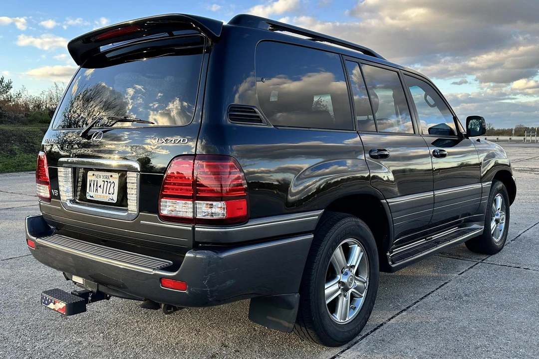 2006 Lexus LX 2nd Gen - Image 4 of 31