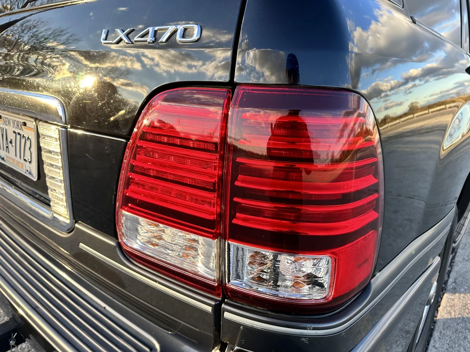 2006 Lexus LX 2nd Gen - Image 27 of 31