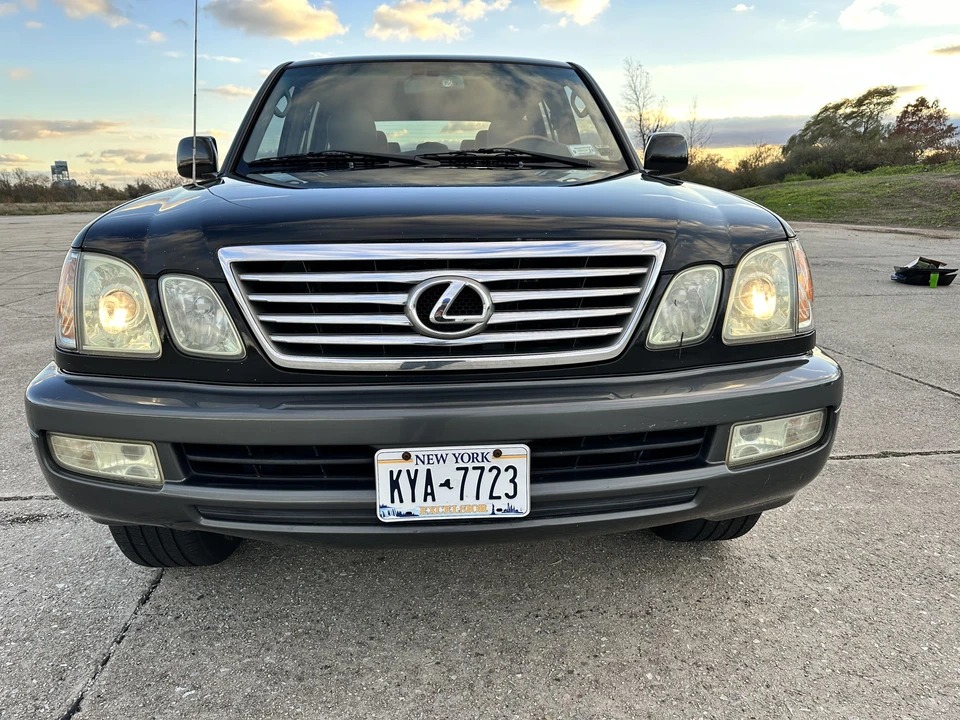 2006 Lexus LX 2nd Gen - Image 8 of 31