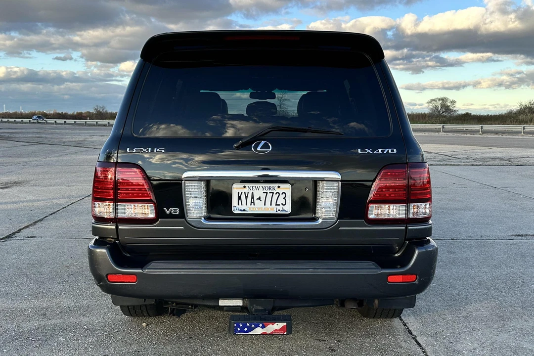 2006 Lexus LX 2nd Gen - Image 5 of 31