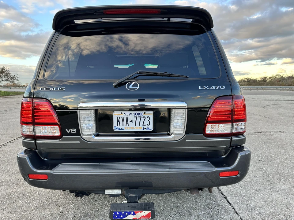 2006 Lexus LX 2nd Gen - Image 13 of 31