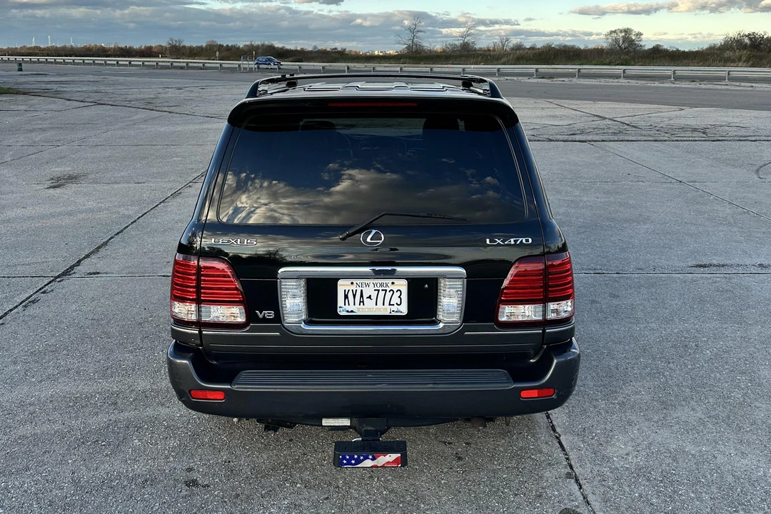 2006 Lexus LX 2nd Gen - Image 12 of 31