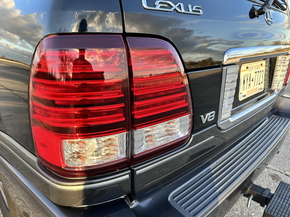 2006 Lexus LX 2nd Gen - Image 25 of 31