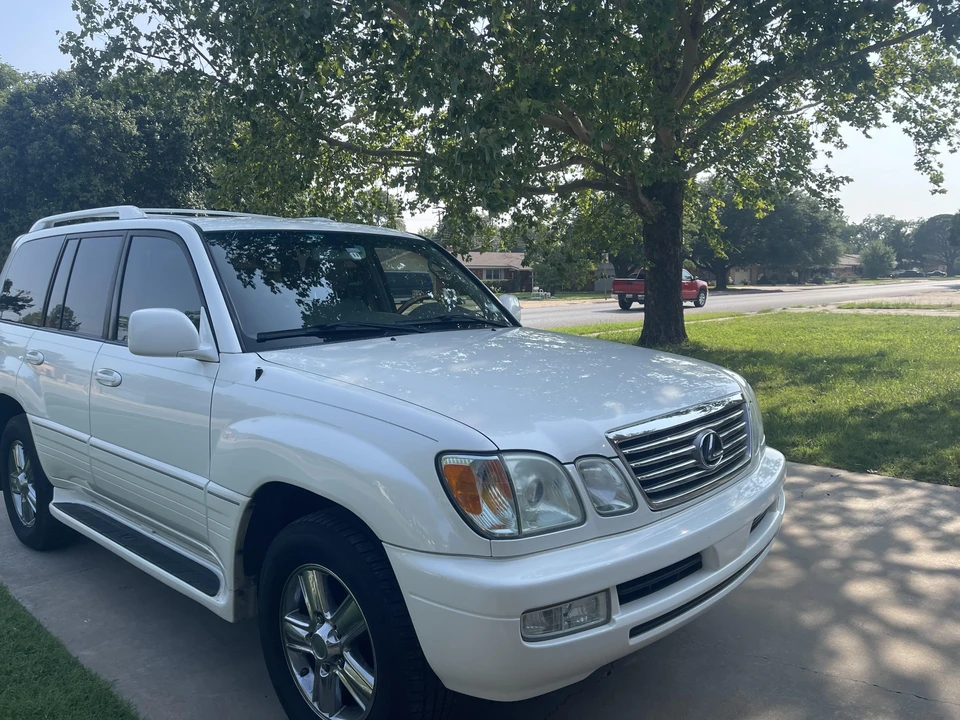 2006 Lexus LX 2nd Gen - Image 10 of 31