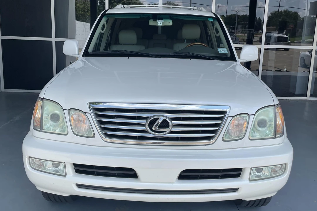 2006 Lexus LX 2nd Gen - Image 2 of 31