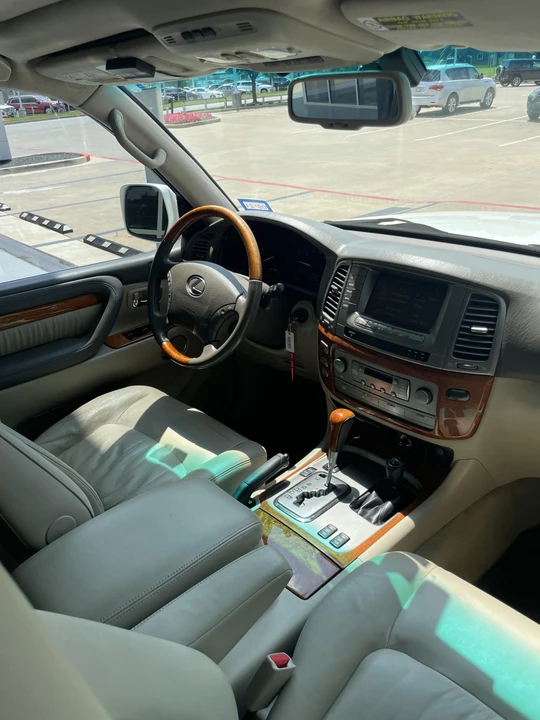 2006 Lexus LX 2nd Gen - Image 23 of 31