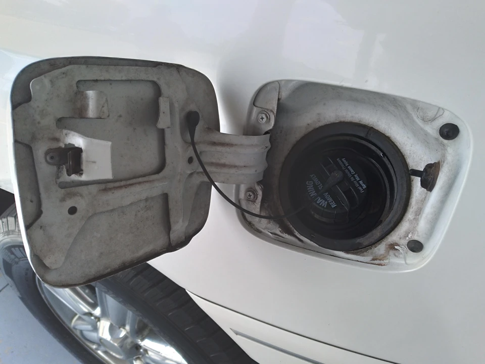 2006 Lexus LX 2nd Gen - Image 12 of 31