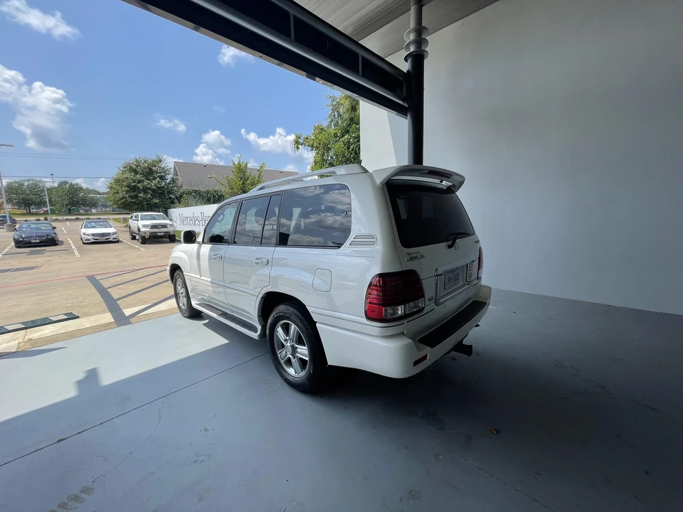 2006 Lexus LX 2nd Gen - Image 7 of 31