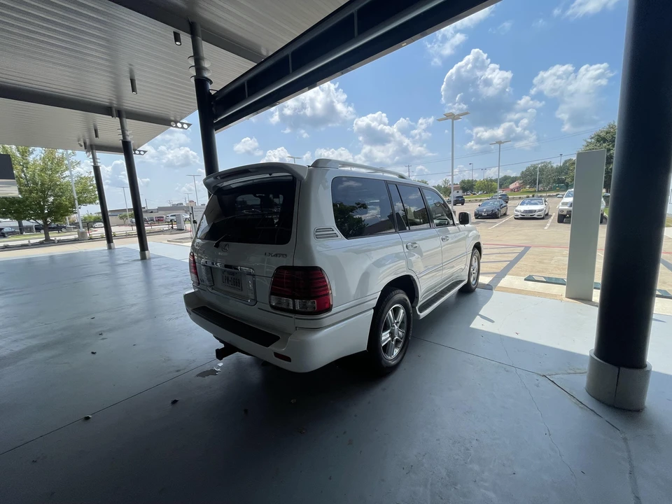2006 Lexus LX 2nd Gen - Image 8 of 31
