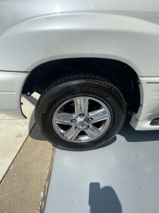 2006 Lexus LX 2nd Gen - Image 17 of 31