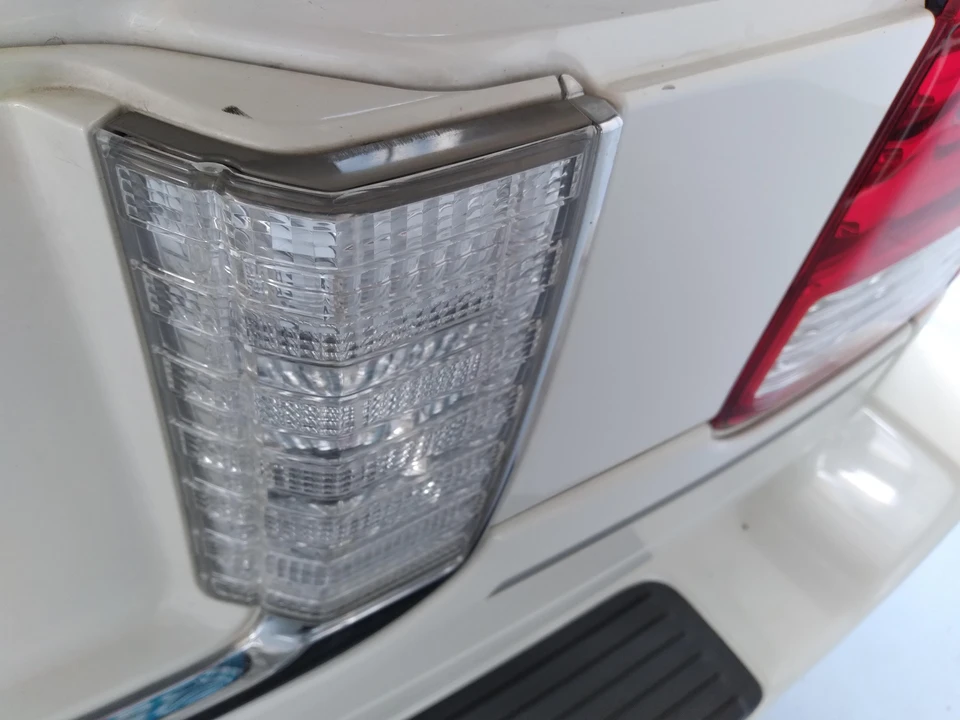 2006 Lexus LX 2nd Gen - Image 14 of 31