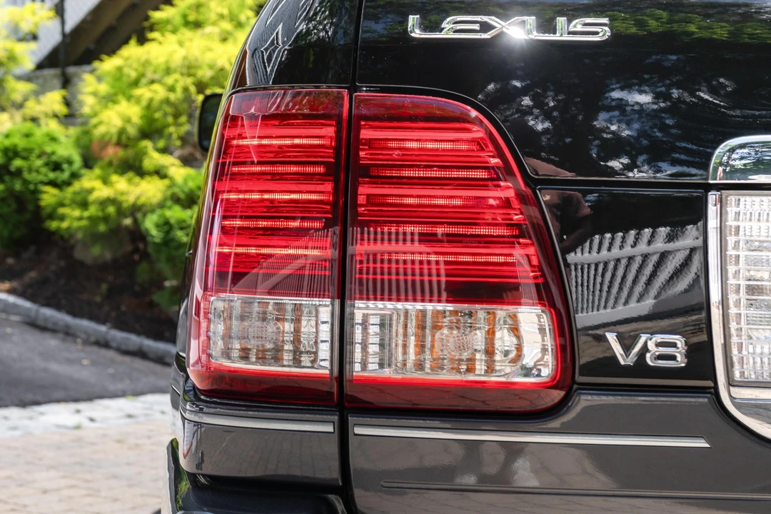 2006 Lexus LX 2nd Gen - Image 24 of 31