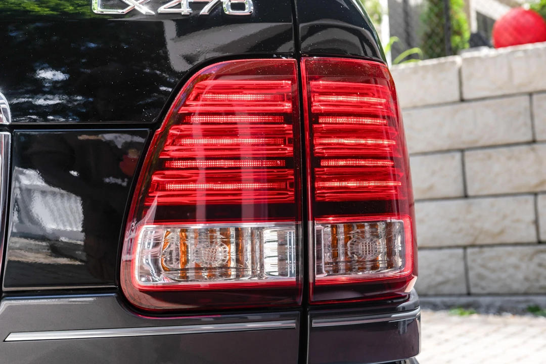 2006 Lexus LX 2nd Gen - Image 28 of 31
