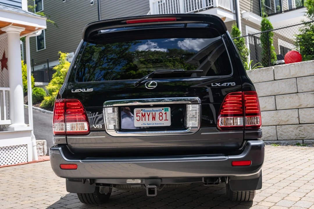 2006 Lexus LX 2nd Gen - Image 9 of 31