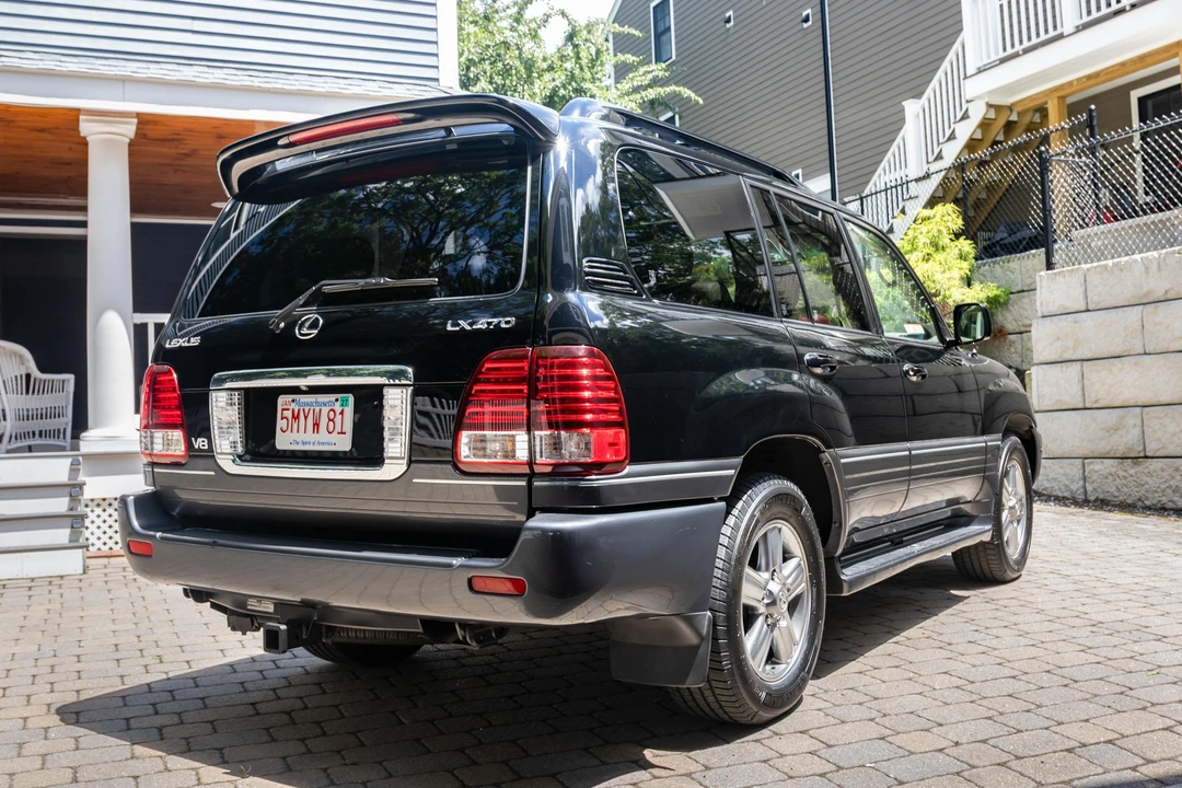 2006 Lexus LX 2nd Gen - Image 4 of 31