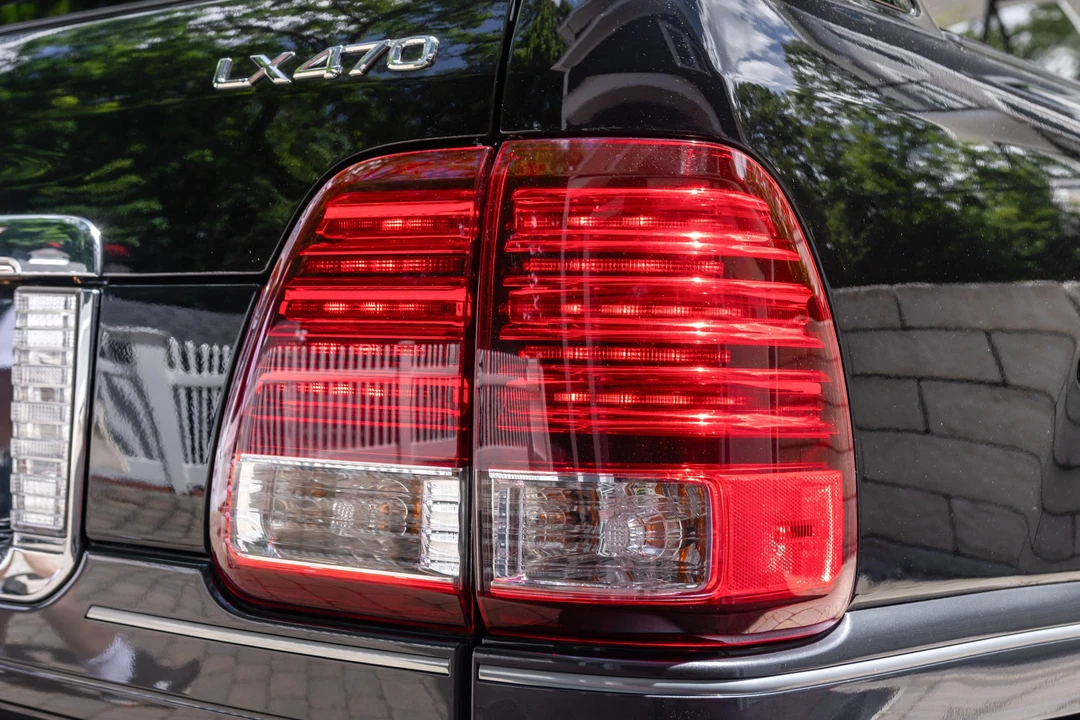 2006 Lexus LX 2nd Gen - Image 29 of 31