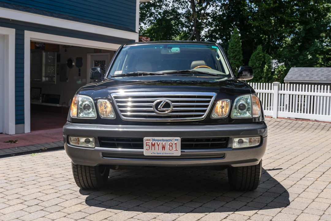 2006 Lexus LX 2nd Gen - Image 2 of 31
