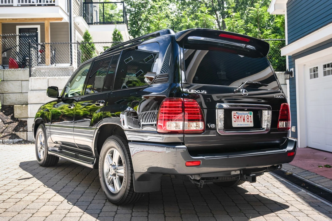 2006 Lexus LX 2nd Gen - Image 8 of 31