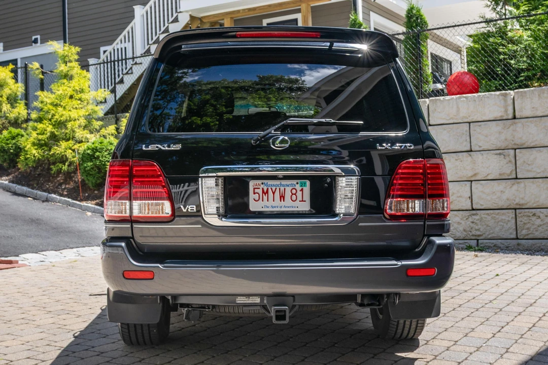 2006 Lexus LX 2nd Gen - Image 5 of 31