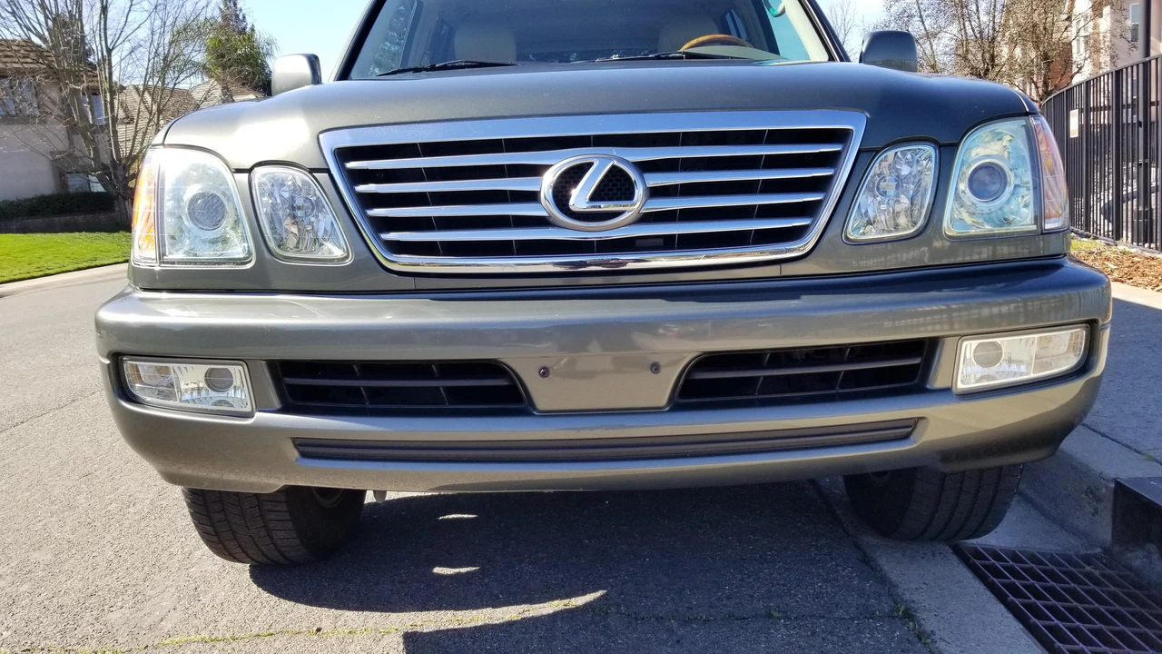 2006 Lexus LX 2nd Gen - Image 6 of 31