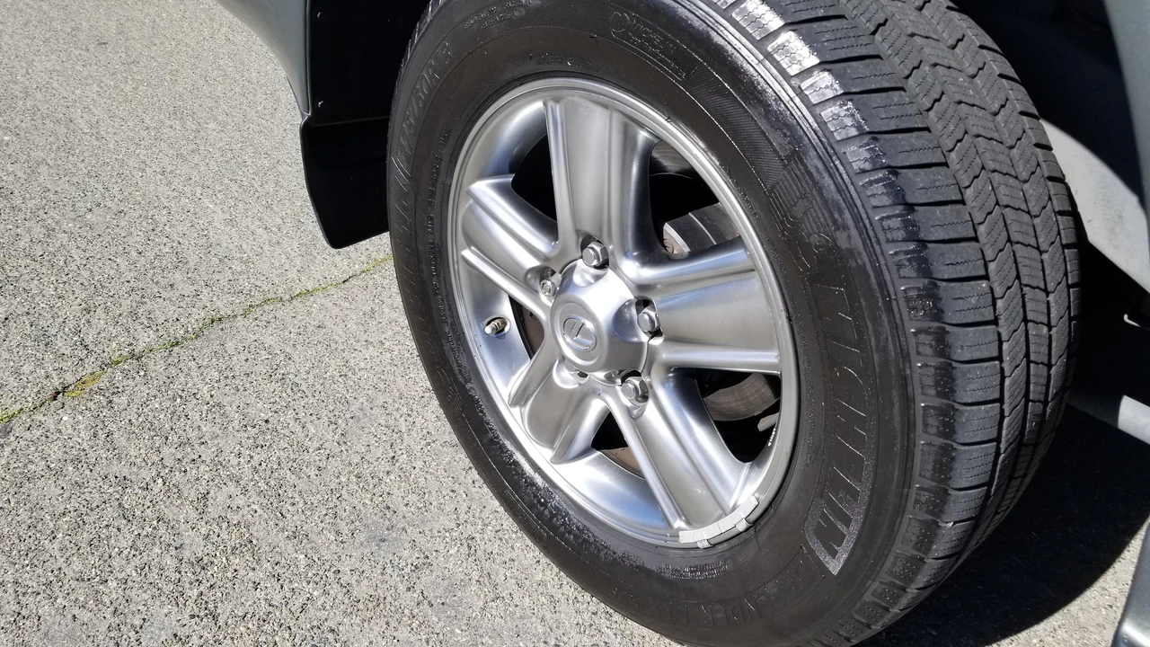 2006 Lexus LX 2nd Gen - Image 27 of 31
