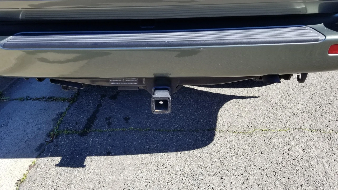 2006 Lexus LX 2nd Gen - Image 12 of 31