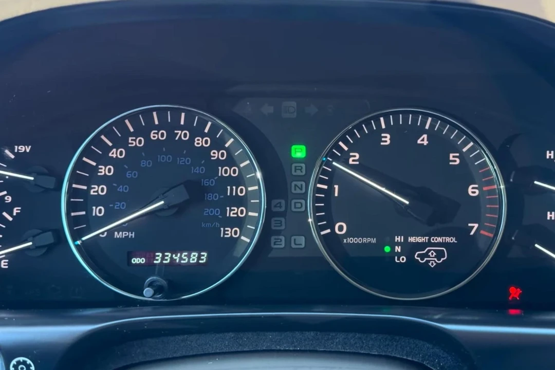 2006 Lexus LX 2nd Gen - Image 30 of 31