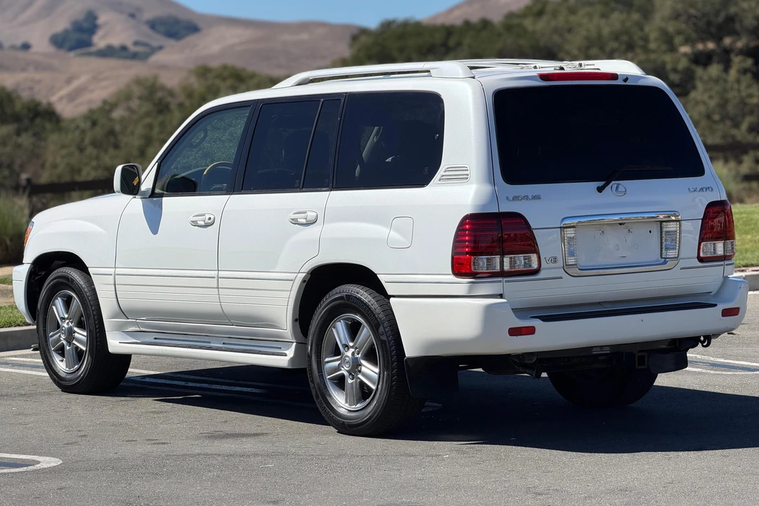 2006 Lexus LX 2nd Gen - Image 4 of 31