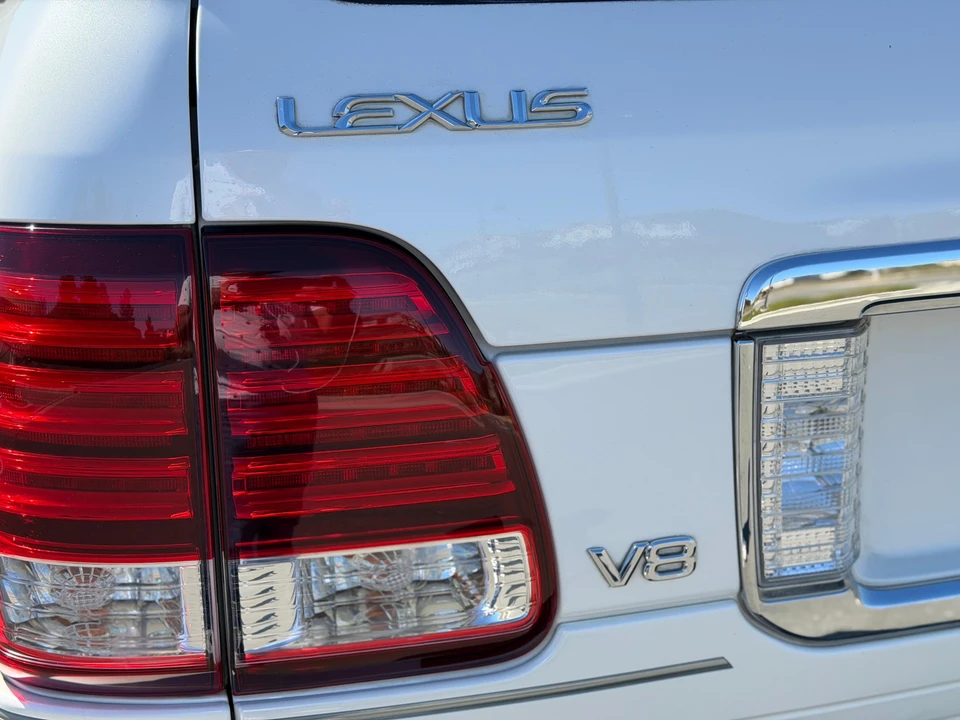 2006 Lexus LX 2nd Gen - Image 13 of 31