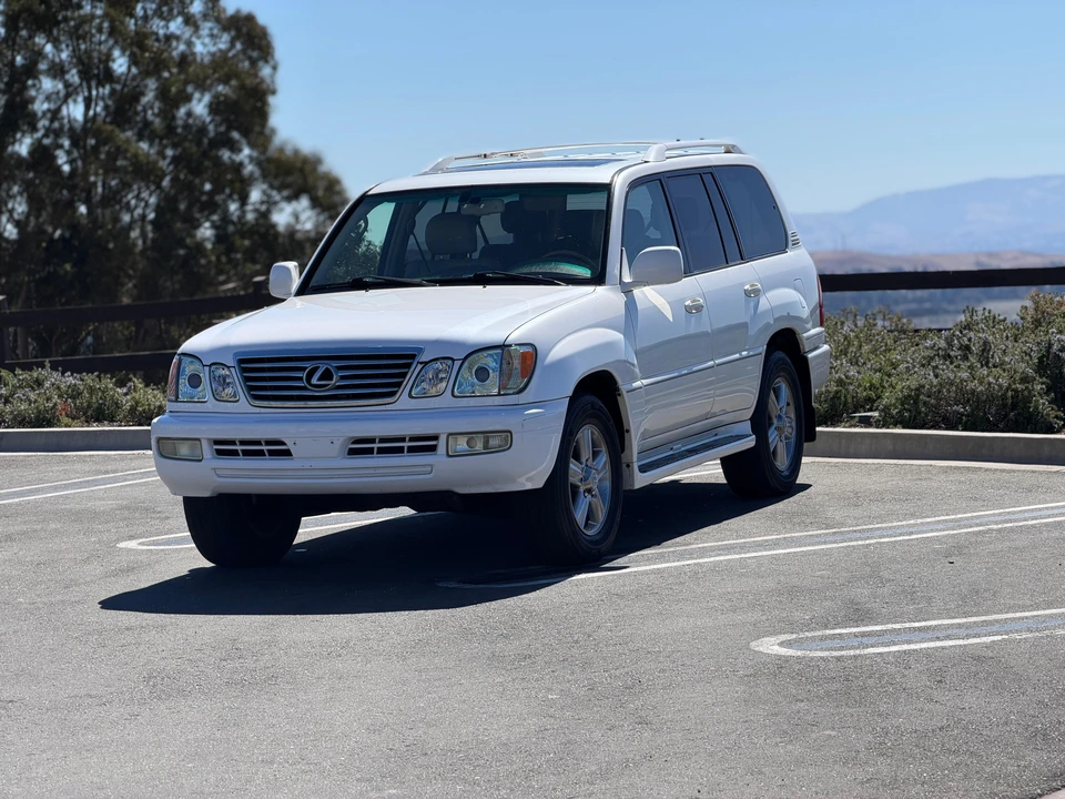 2006 Lexus LX 2nd Gen - Image 6 of 31