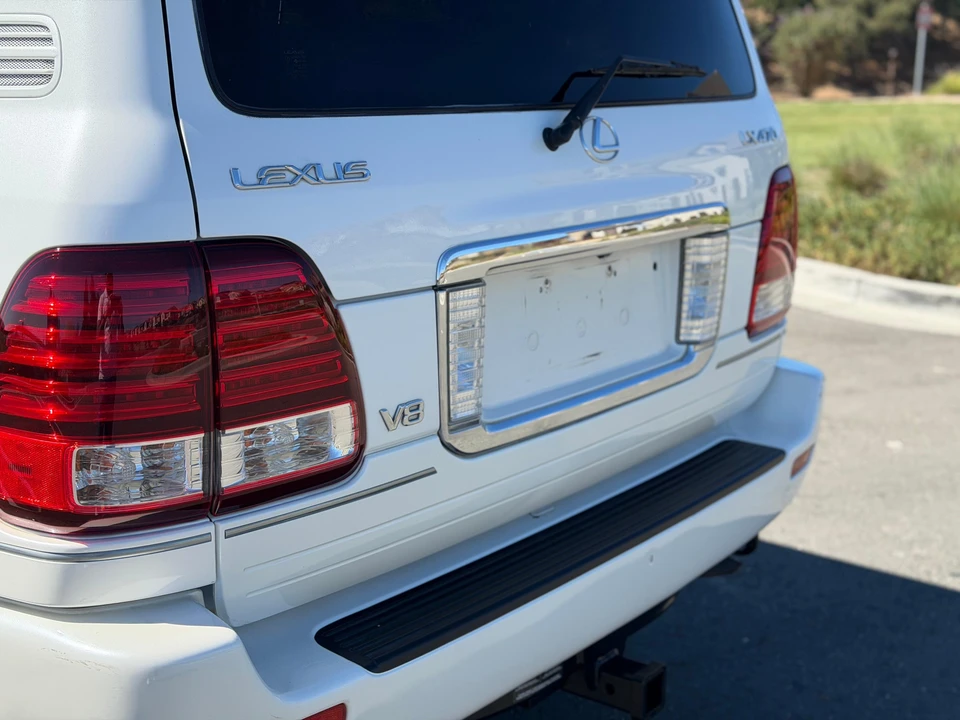 2006 Lexus LX 2nd Gen - Image 14 of 31