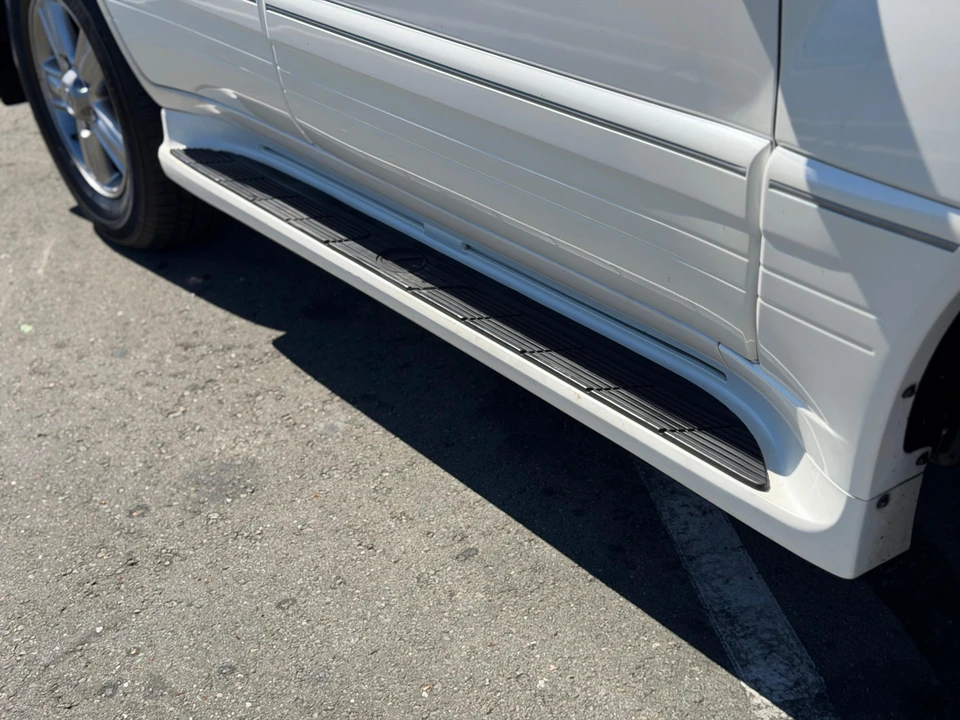 2006 Lexus LX 2nd Gen - Image 18 of 31