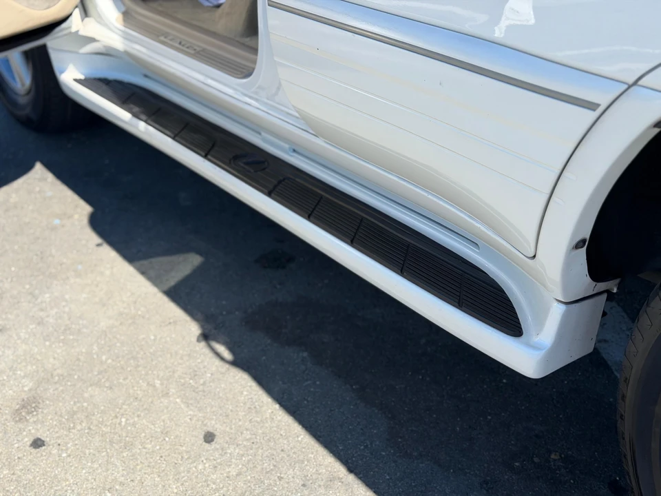 2006 Lexus LX 2nd Gen - Image 11 of 31