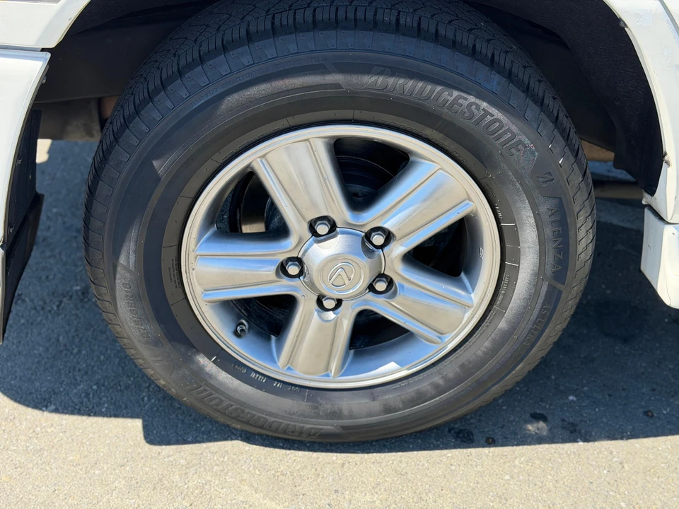 2006 Lexus LX 2nd Gen - Image 21 of 31
