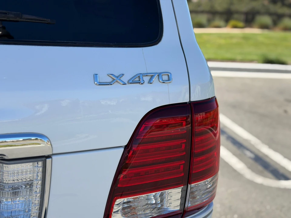 2006 Lexus LX 2nd Gen - Image 17 of 31
