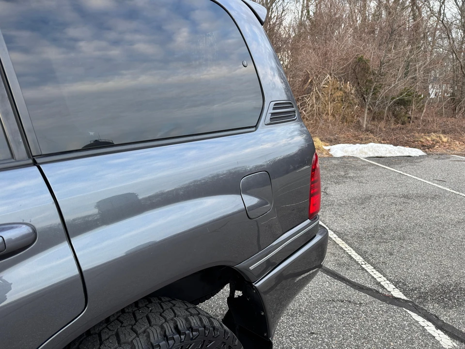 2006 Lexus LX 2nd Gen - Image 16 of 31